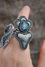 Load image into Gallery viewer, Crowned Labradorite Salacia Ring: size 7.75
